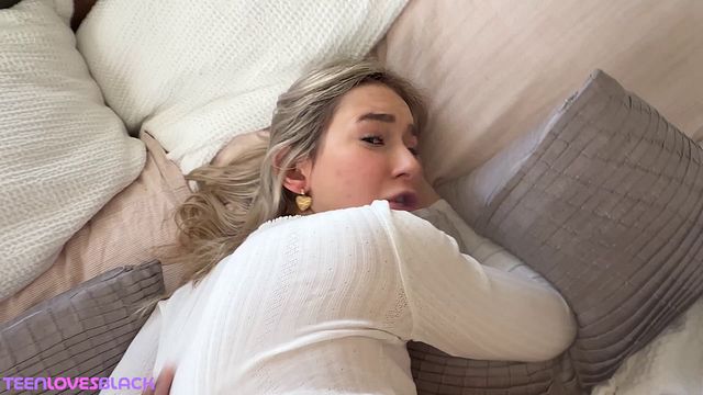 Thea Summers sucks a big black rod then takes it deep in her kitty