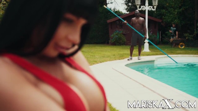 Valentina Ricci sucks a massive black member by the pool