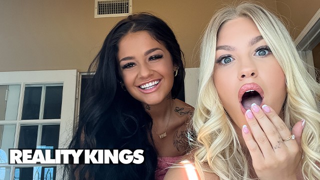 Jazlyn Ray and the brunette interrupt meditation to 69 and toy fuck