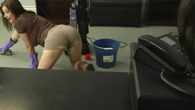 Sammie Rhodes eats out the boss and gets toyed on the desk