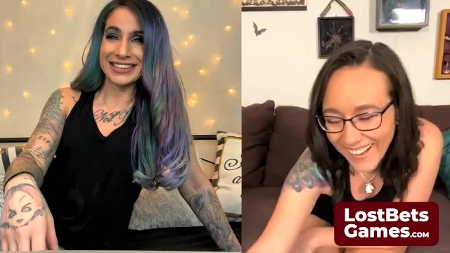 Sheena Rose and Sinn Sage strip down live, inked babe bares soles, glasses cutie loses her top